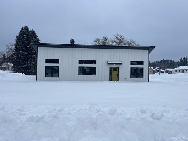 235 W Birch Street, Ironwood, MI 49938