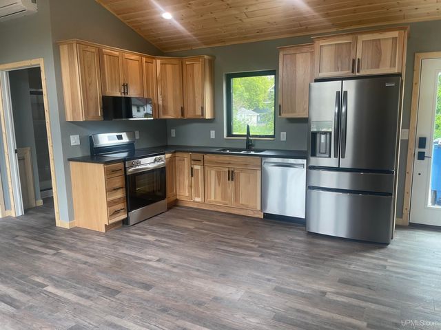 235 W Birch Street, Ironwood, MI 49938