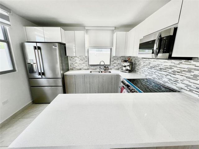 J-26 URB.VISTAS DE SAN JOSE, Caguas, PR 00725