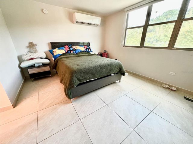 J-26 URB.VISTAS DE SAN JOSE, Caguas, PR 00725