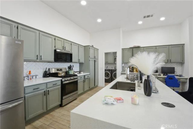 14152 Nantucket, Hesperia, CA 92344