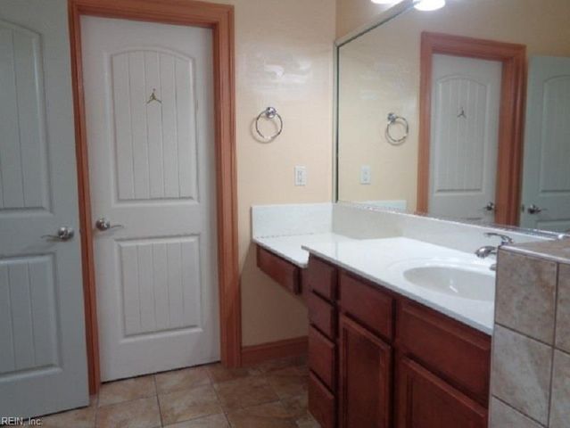 3973 Grand Isle DR, Chesapeake, VA 23323