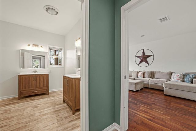 20001 Hamilton Pool RD, Dripping Springs, TX 78620