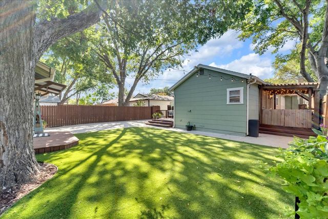 4532 Pershing Avenue, Fort Worth, TX 76107