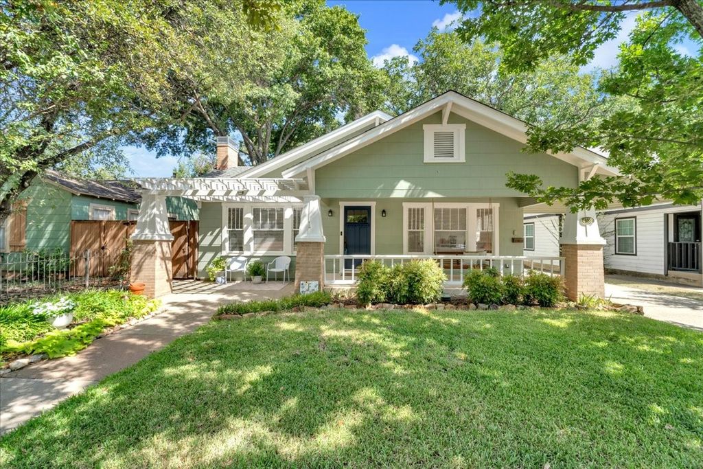 4532 Pershing Avenue, Fort Worth, TX 76107