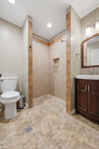 12894 Parkridge Drive, Shelby Twp, MI 48315