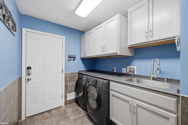 12894 Parkridge Drive, Shelby Twp, MI 48315