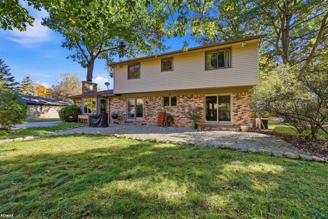 12894 Parkridge Drive, Shelby Twp, MI 48315