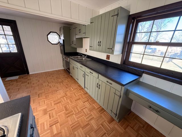 18404 Dixie Highway, Homewood, IL 60430