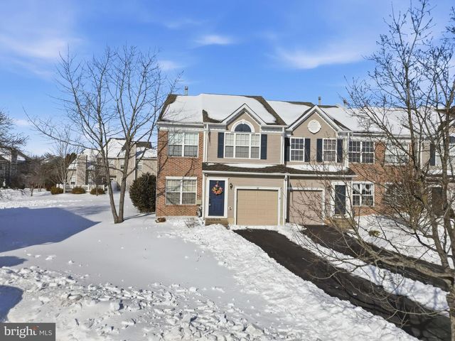 56 CAMELLIA CT, Newtown, PA 18940
