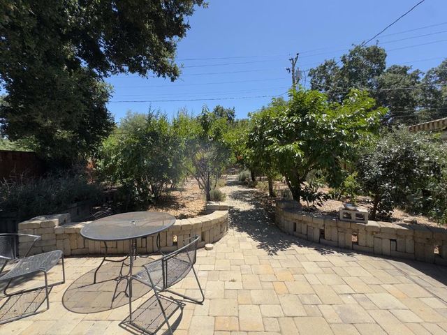 10534 Sterling Boulevard, Cupertino, CA 95014