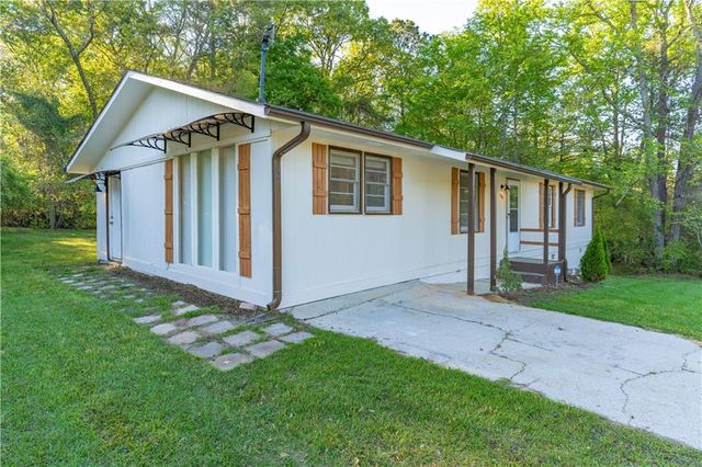 2290 Pinetree Lane NE, Conyers, GA 30012