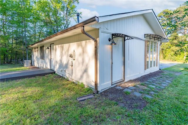 2290 Pinetree Lane NE, Conyers, GA 30012