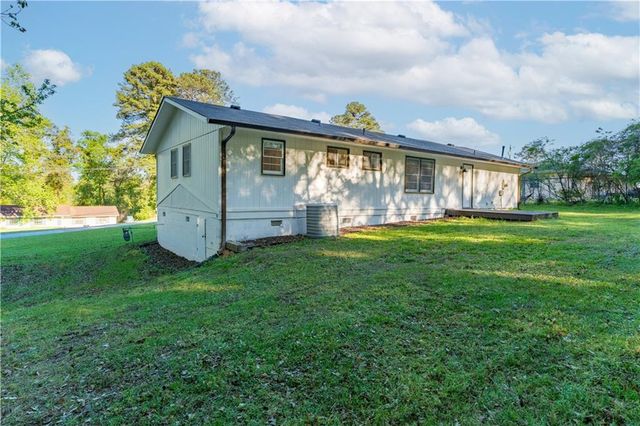 2290 Pinetree Lane NE, Conyers, GA 30012