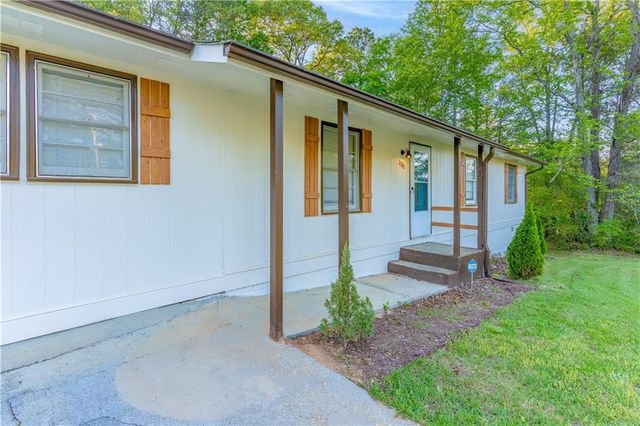 2290 Pinetree Lane NE, Conyers, GA 30012