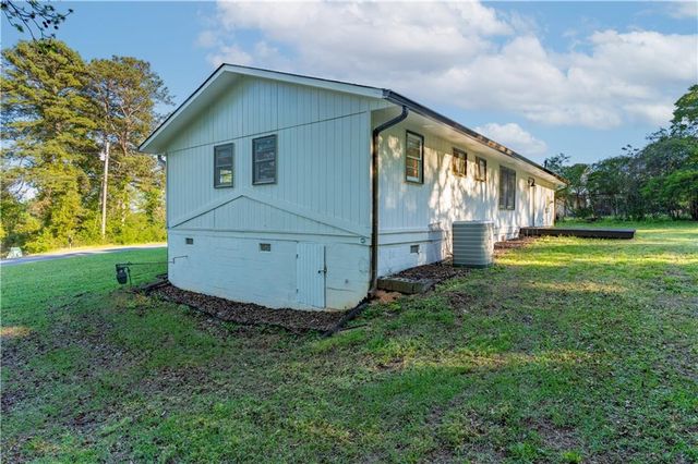 2290 Pinetree Lane NE, Conyers, GA 30012