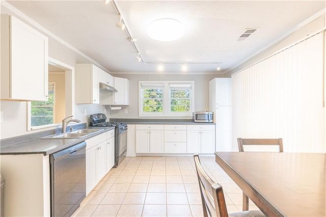 2290 Pinetree Lane NE, Conyers, GA 30012