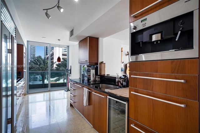 1331 Brickell Bay Dr 302, Miami, FL 33131