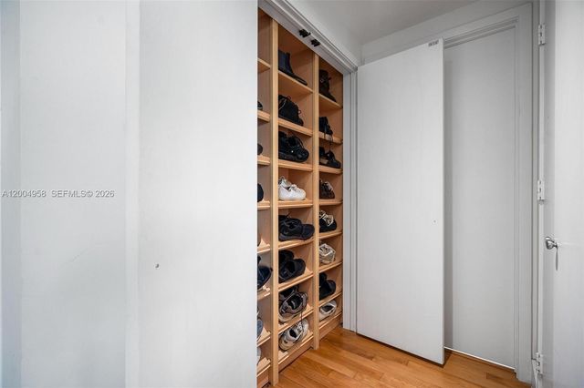 1331 Brickell Bay Dr 302, Miami, FL 33131