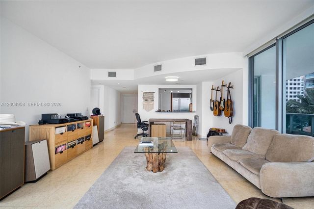 1331 Brickell Bay Dr 302, Miami, FL 33131