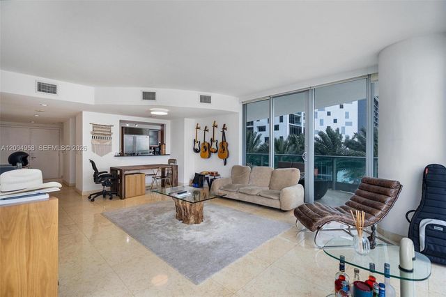 1331 Brickell Bay Dr 302, Miami, FL 33131