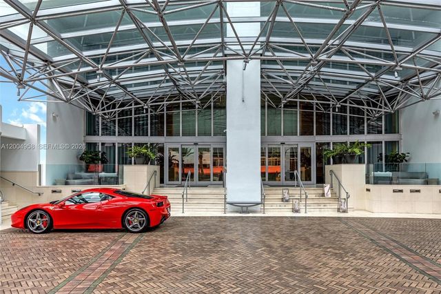 1331 Brickell Bay Dr 302, Miami, FL 33131