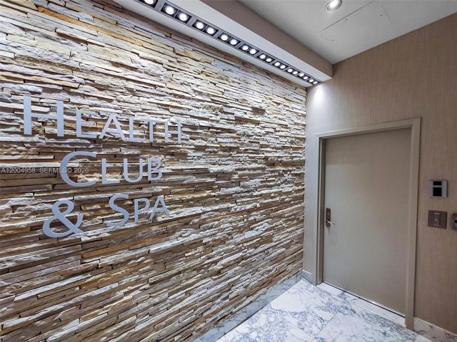 1331 Brickell Bay Dr 302, Miami, FL 33131