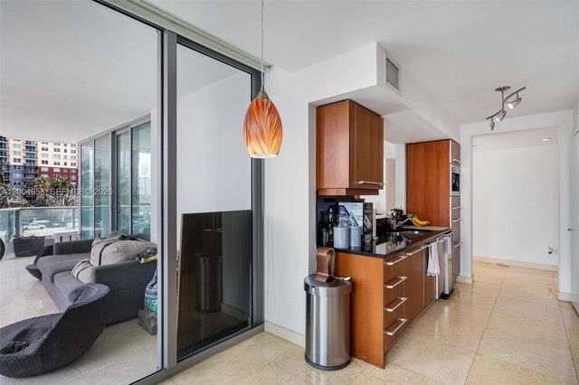 1331 Brickell Bay Dr 302, Miami, FL 33131