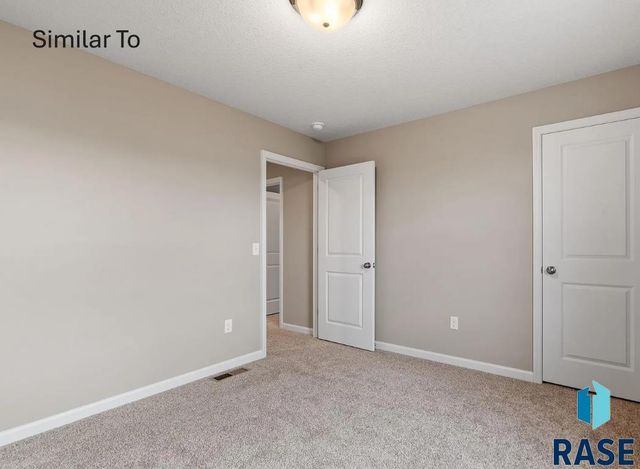 1907 N Valley View Rd Road, Sioux Falls, SD 57107