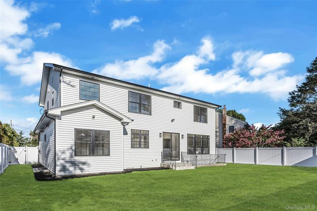 76 Wyoming Court, Syosset, NY 11791