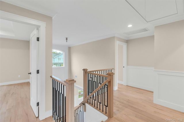 76 Wyoming Court, Syosset, NY 11791
