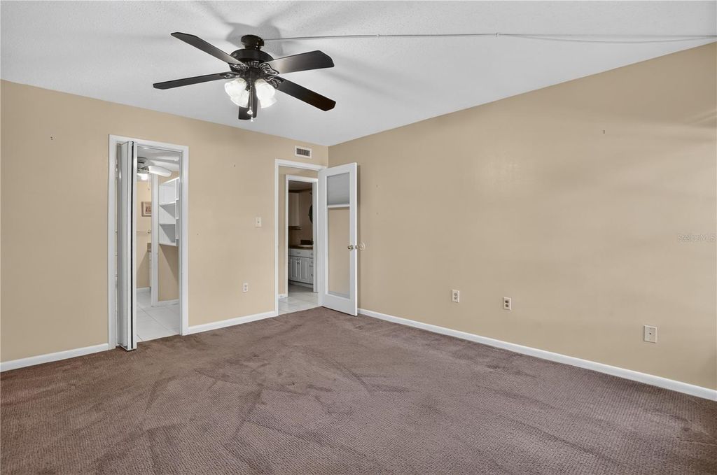 Image 10 of property listing at 2302 S MANHATTAN AVENUE 214, Tampa, FL 33629