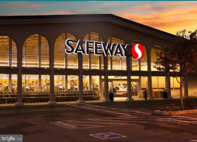 10133 ELLARD DR, Lanham, MD 20706