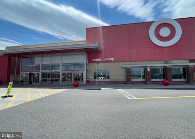 10133 ELLARD DR, Lanham, MD 20706