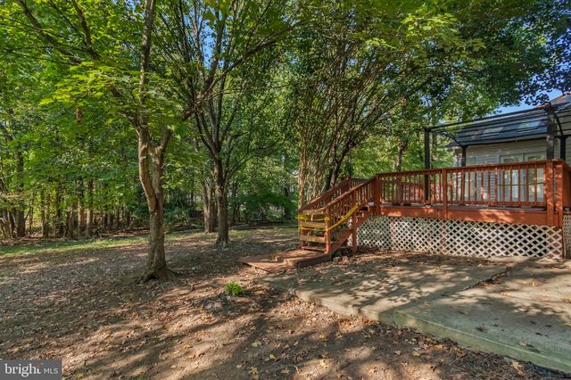10133 ELLARD DR, Lanham, MD 20706