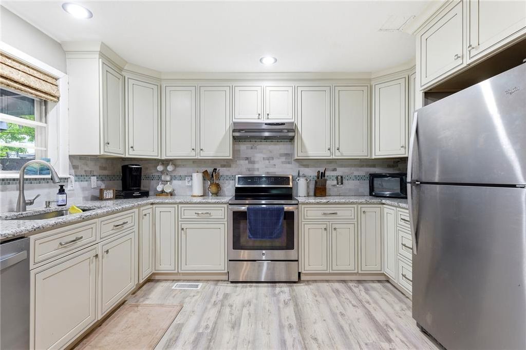 Image 18 of property listing at 110578 S 4183 Road, Checotah, OK 74426