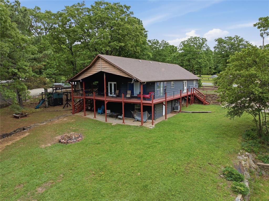 Image 4 of property listing at 110578 S 4183 Road, Checotah, OK 74426