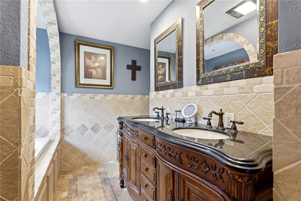 Image 33 of property listing at 110578 S 4183 Road, Checotah, OK 74426
