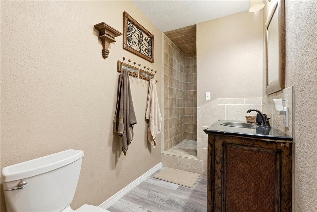 Image 39 of property listing at 110578 S 4183 Road, Checotah, OK 74426