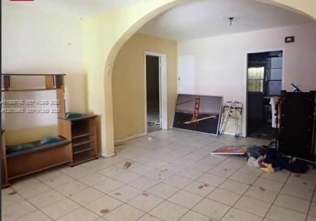 516 NW 4th Avenue, Hallandale Beach, FL 33009