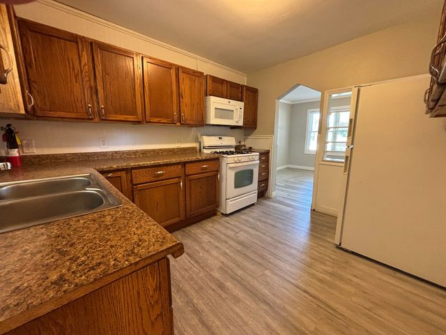 1815 E 28th Avenue, Lake Station, IN 46405