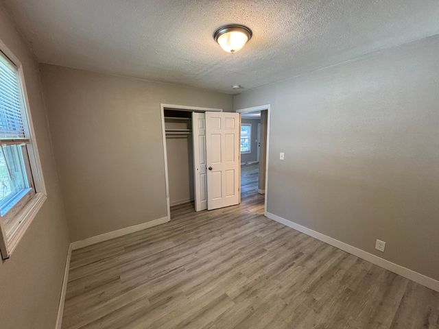 1815 E 28th Avenue, Lake Station, IN 46405