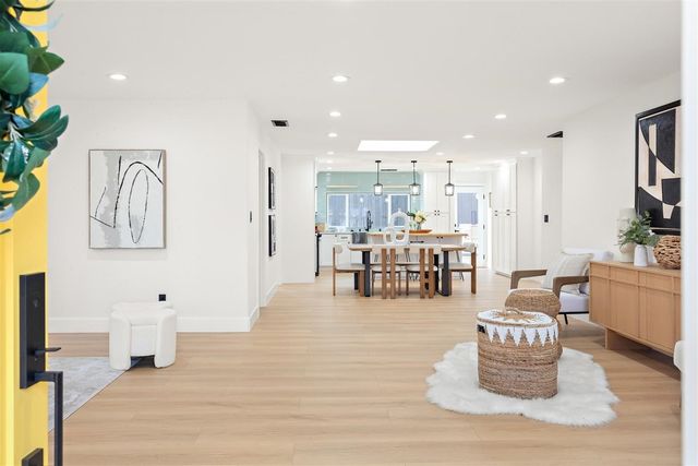 1189 1189 Skylake Ct, Sunnyvale, CA 94089