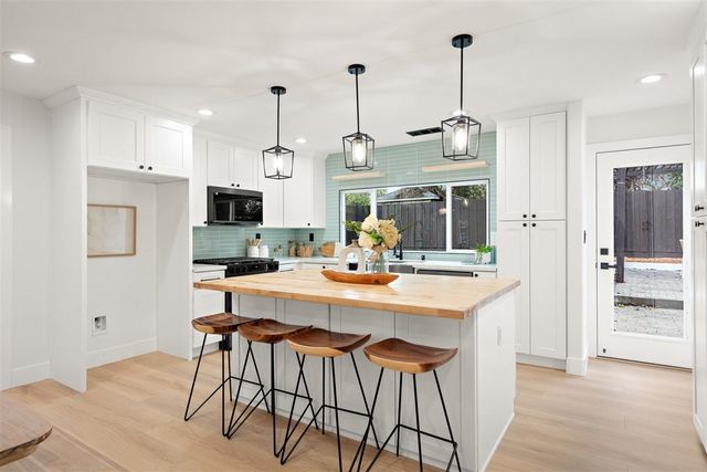 1189 1189 Skylake Ct, Sunnyvale, CA 94089