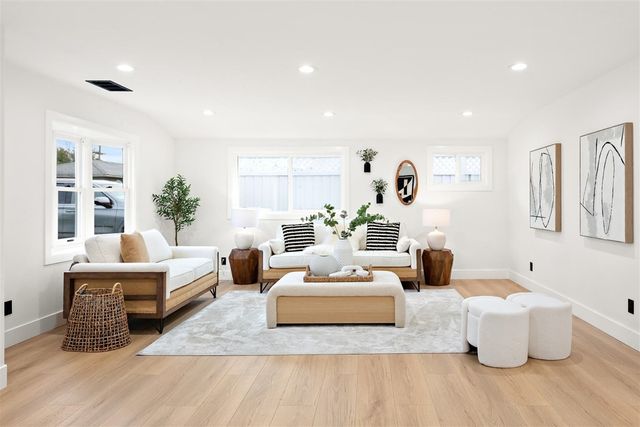 1189 1189 Skylake Ct, Sunnyvale, CA 94089