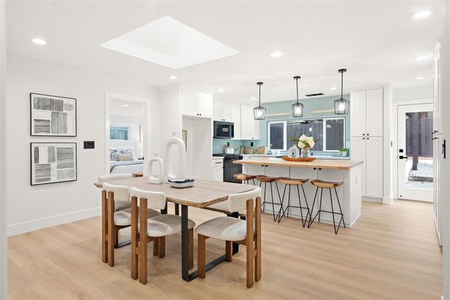 1189 1189 Skylake Ct, Sunnyvale, CA 94089