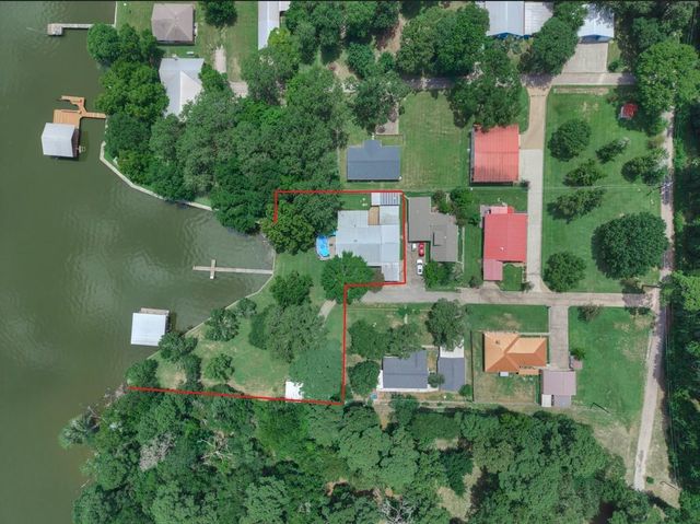 150 N Lakeway Circle, Trinity, TX 75862