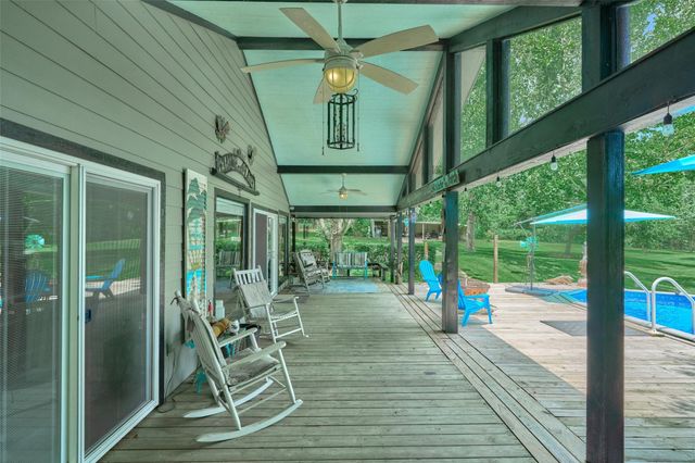 150 N Lakeway Circle, Trinity, TX 75862