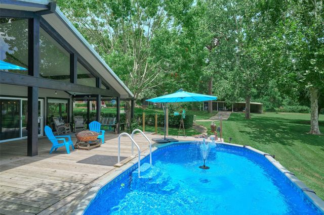 150 N Lakeway Circle, Trinity, TX 75862