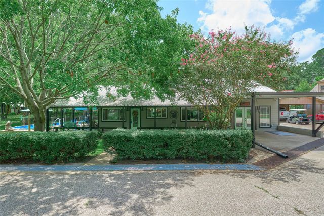 150 N Lakeway Circle, Trinity, TX 75862